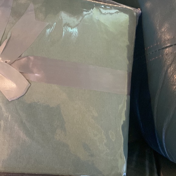 Comfy Bamboo World 4pc queen sheet set - Picture 4 of 5